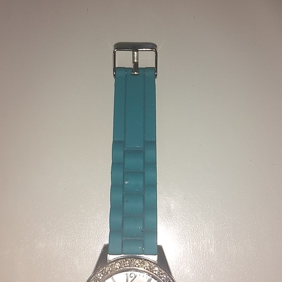 Watch - Picture 4 of 7